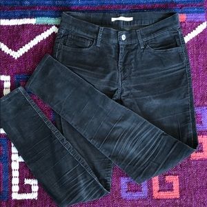 🐎 Levi’s Super Skinny Corduroy Pants